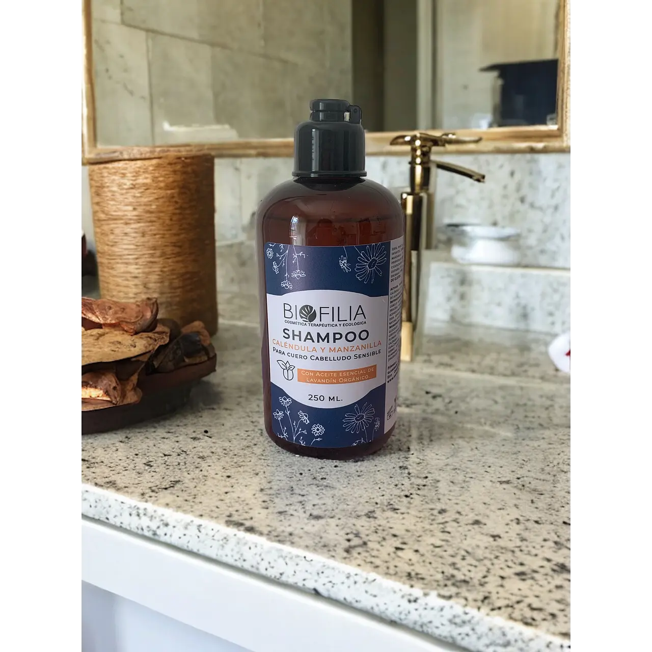 Shampoo Caléndula y Manzanilla con Aceite Esencial de Lavandín Orgánico – 250 ml